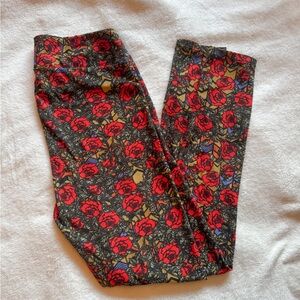LuLaRoe Tall & Curvy Leggings Red Roses